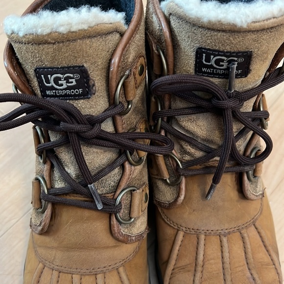 UGG Waterproof Boot Shearling Womens 7.5 - Picture 3 of 15